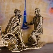 Ручная работа: Бронзовая картина «Предложение. Пятигорск. Старый ресторан Провал» с подсветкой — фотография 5