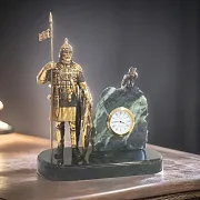 Часы «Витязь-защитник» с богатырём на змеевике в подарок — фотография 1