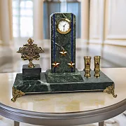 На память: Часы «Погон» с гербом ВВС и подставками — фотография 1