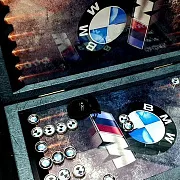 В подарок: Нарды под стеклом «BMW M5» — фотография 9