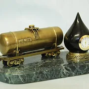 Винтажные настольные часы «Цистерна с нефтью» из бронзы и змеевика — оригинальный подарок — фотография 2