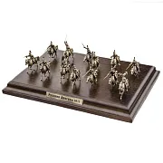 В подарок: Диорама «Русские драгуны 1812 г.» из бронзы и ясеня, 1:72 — фотография 7